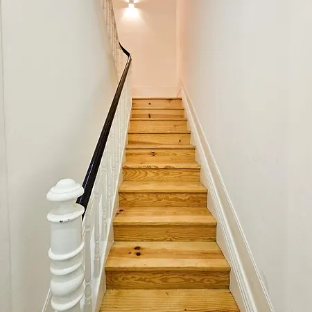 Bright And Cozy Loft In The Center אוהל מפואר