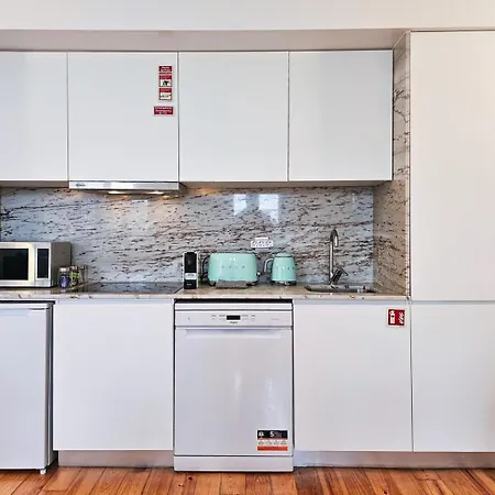 Bright And Cozy Loft In The Center פורטו