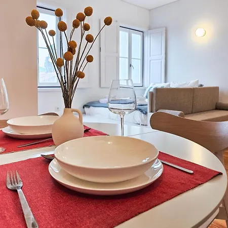 Bright And Cozy Loft In The Center * פורטו
